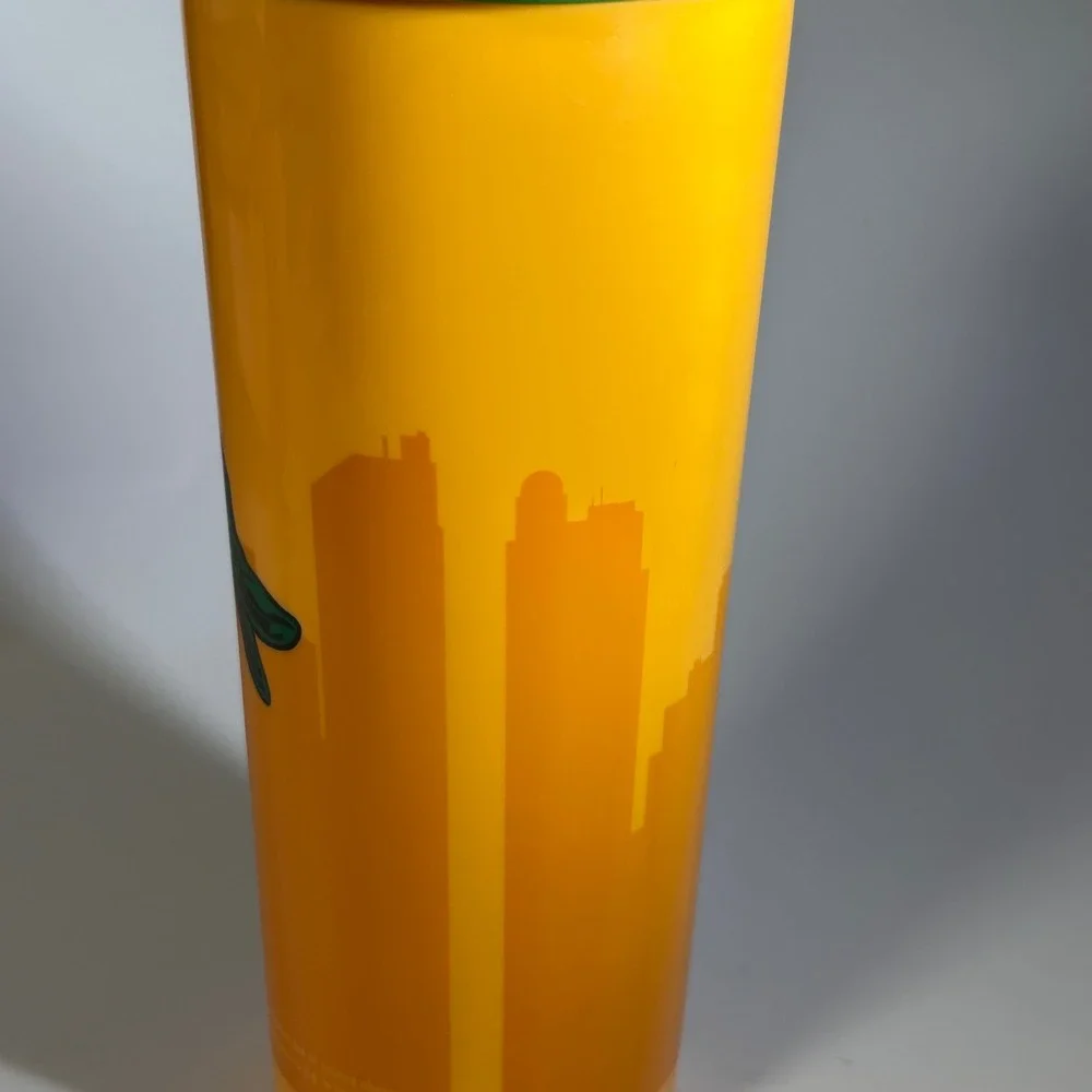 Tupperware Aquaman Snack Cup & Tumbler 16oz Yellow Green Flip Top Lid Kids Adult